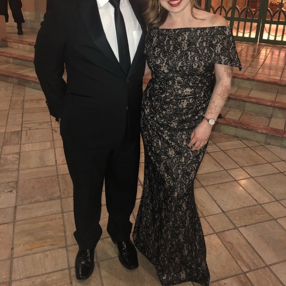 Vince Camuto Gown - Picture 4 of 4